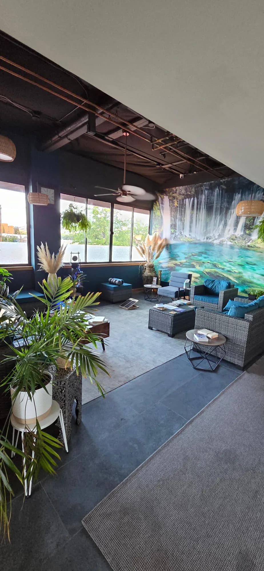 The recovery lounge at Rejuuv-n
